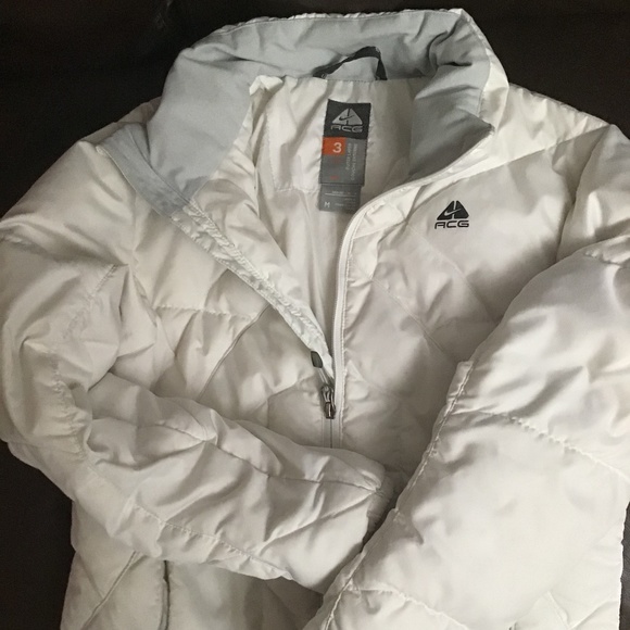 Nike Jacket - Picture 2 of 5